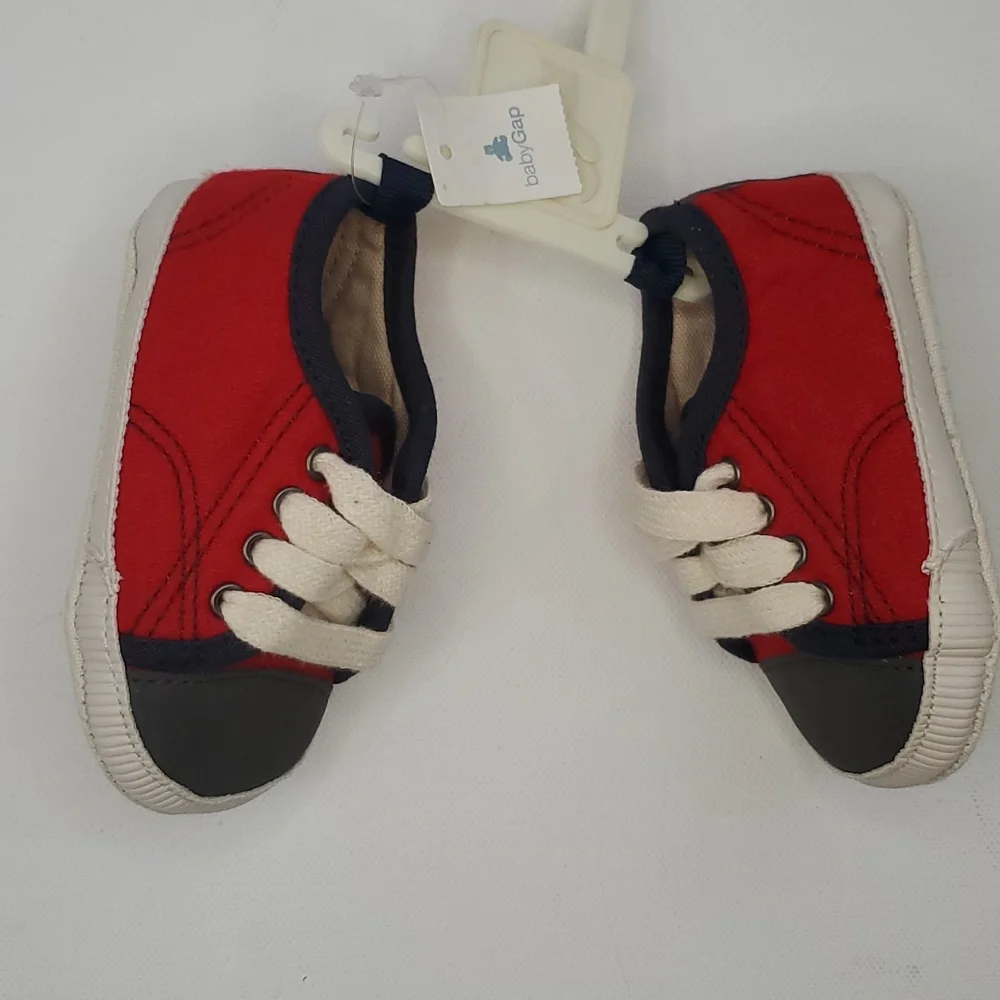 Baby Gap Sneaker size 3-6 months